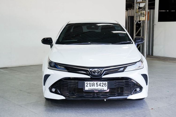 รถ Toyota Altis 1.8 Hybrid GR Sport สี ขาว
