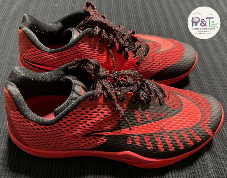 รองเท้าผ้าใบ อื่นๆ UK 8.5 | EU 42 2/3 | US 9 แดง ขายรองเท้า NIKE แท้ สภาพใหม่ 95 เปอร์เซ็นต์ จากเกาหลี