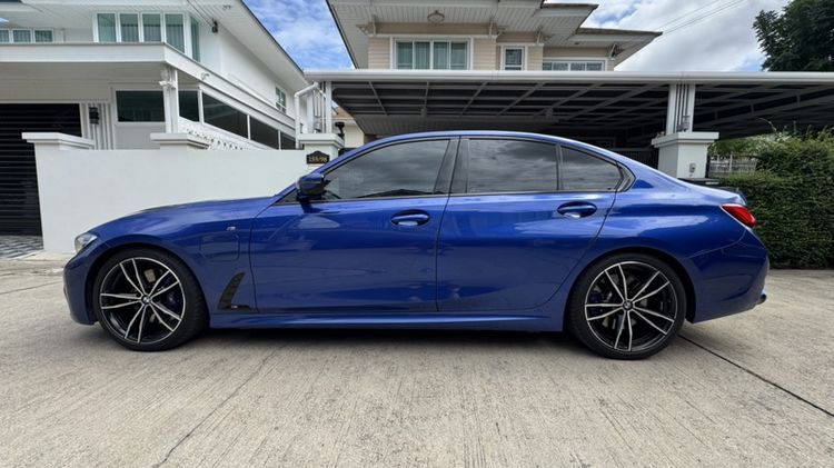 BMW Series 3 2021 330e Sedan ปลั๊กอินไฮบริด (PHEV) ไม่ติดแก๊ส เกียร์อัตโนมัติ น้ำเงิน รูปที่ 4