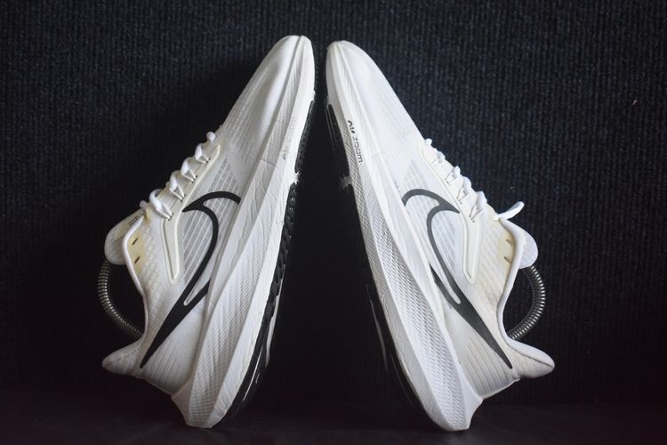 ส่งฟรี รองเท้า Nike (2022) มือสอง ของแท้ Size 42 ความยาว 26.5 ซม. รูปที่ 6