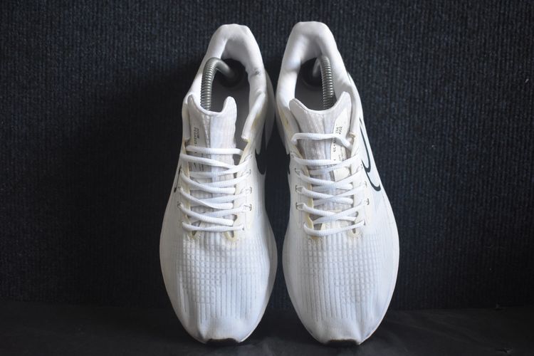 ส่งฟรี รองเท้า Nike (2022) มือสอง ของแท้ Size 42 ความยาว 26.5 ซม. รูปที่ 4