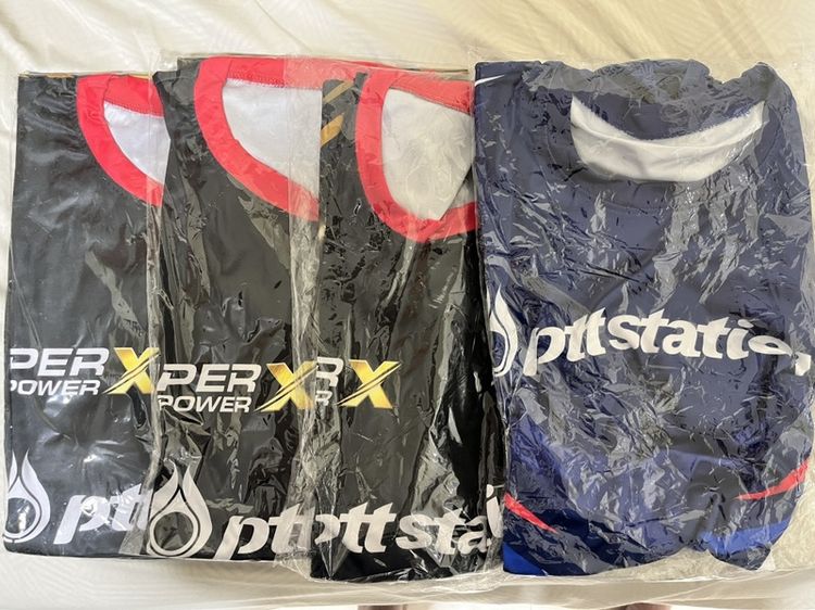 เสื้อปตท.แขนยาว มีสีดำและสีน้ำเงิน