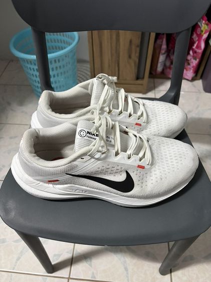 รองเท้า Nike