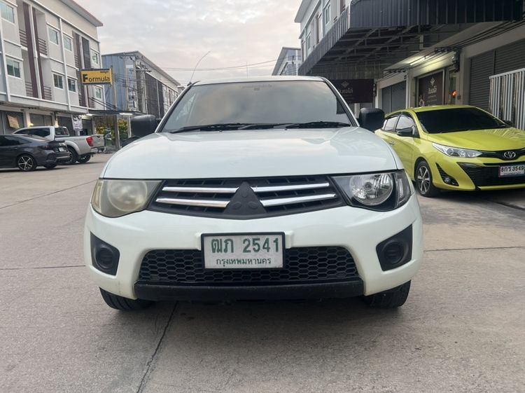 Mitsubishi Triton 2012 2.4 CNG Pickup เบนซิน NGV เกียร์ธรรมดา ขาว รูปที่ 3