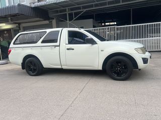 MITSUBISHI TRITON 2.4GL NGV ปี 2012