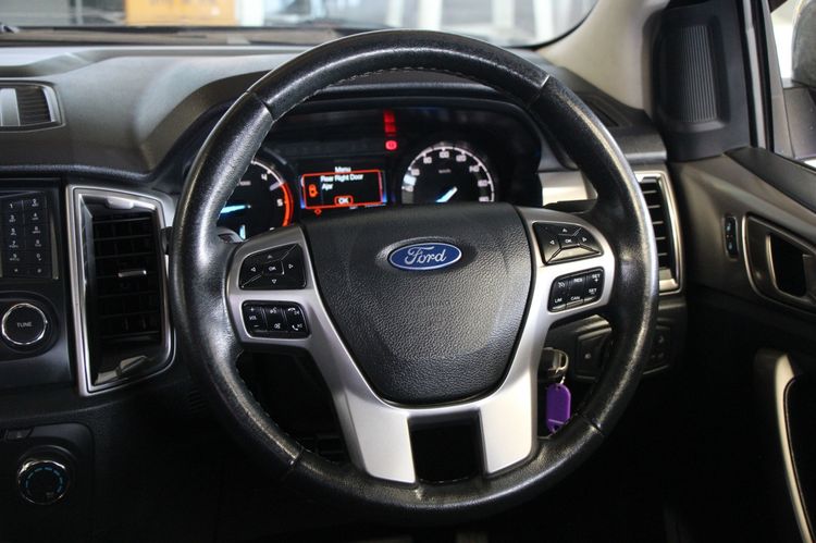Ford Ranger 2020 2.2 Hi-Rider XLT Pickup เบนซิน ไม่ติดแก๊ส เกียร์อัตโนมัติ ดำ รูปที่ 4
