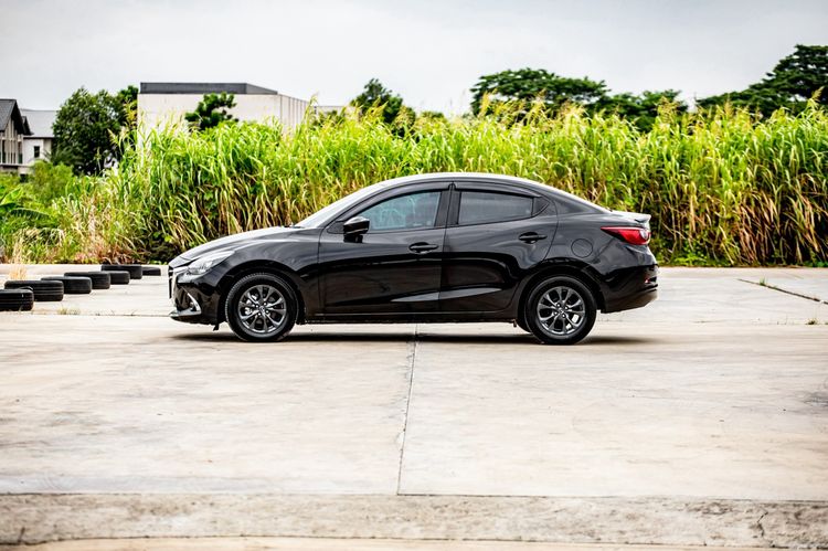 Mazda Mazda 2 2018 1.3 High Plus Sedan เบนซิน เกียร์อัตโนมัติ ดำ รูปที่ 3