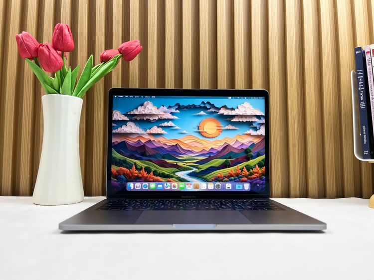 MacBook Pro 13-inch 2017 Ram8GB SSD256GB Two Thunderbolt 3ports SpaceGray