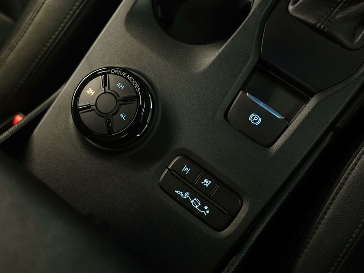 Ford Everest 2023 2.0 Bi-Turbo Titanium+ 4WD Utility-car ดีเซล ไม่ติดแก๊ส เกียร์อัตโนมัติ ส้ม รูปที่ 4