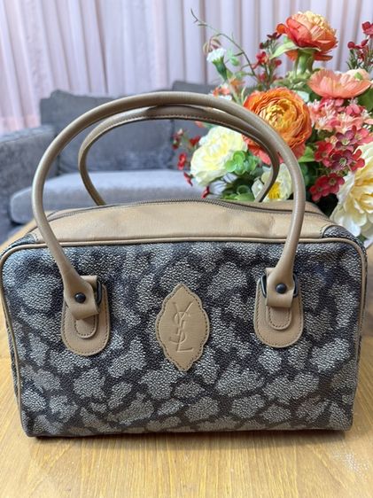 ส่งต่อ👜ส่งต่อ Yves Saint Laurent (YSL) Vintage Giraffe Print Boston Bag 🦒✨ส่งต่อกระเป๋าทรงหมอนวินเทจลายยีราฟสุดคลาสสิก สภาพนางฟ้าเก็บรักษาอย่างดี พร้อมใช้งาน รูปที่ 9