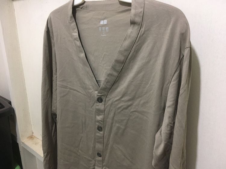 เสื้อ คาดิแกน AIRism แบรนด์ UNIQLO สีกากีอมเทา รูปที่ 5