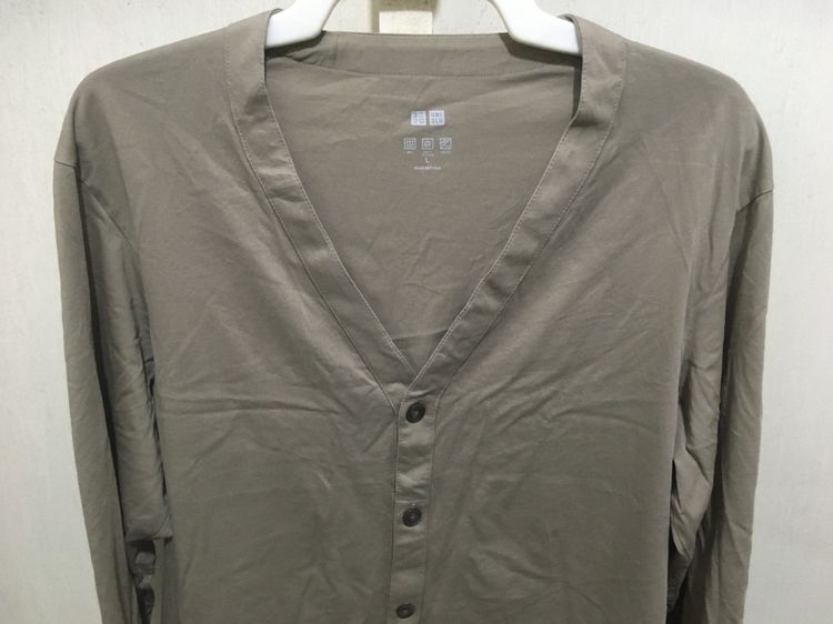 เสื้อ คาดิแกน AIRism แบรนด์ UNIQLO สีกากีอมเทา รูปที่ 3