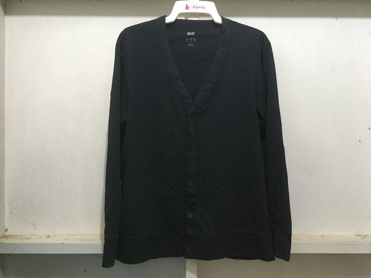 เสื้อ คาดิแกน AIRism แบรนด์ UNIQLO สีดำ