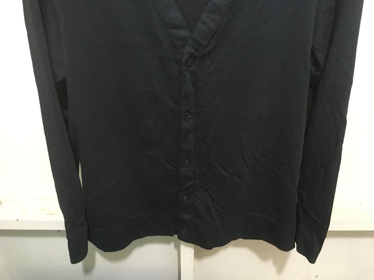 เสื้อ คาดิแกน AIRism แบรนด์ UNIQLO สีดำ รูปที่ 4