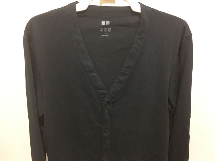 เสื้อ คาดิแกน AIRism แบรนด์ UNIQLO สีดำ รูปที่ 3