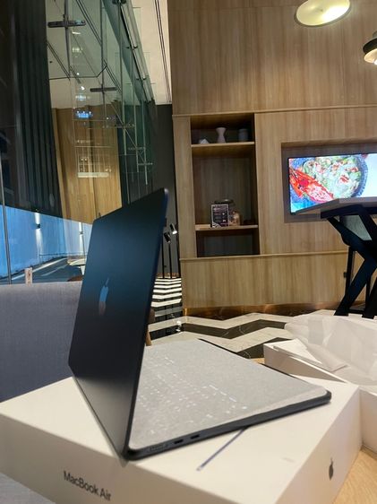 Apple MacBook Air m4 13 น ิว แรม 16 256 Gb