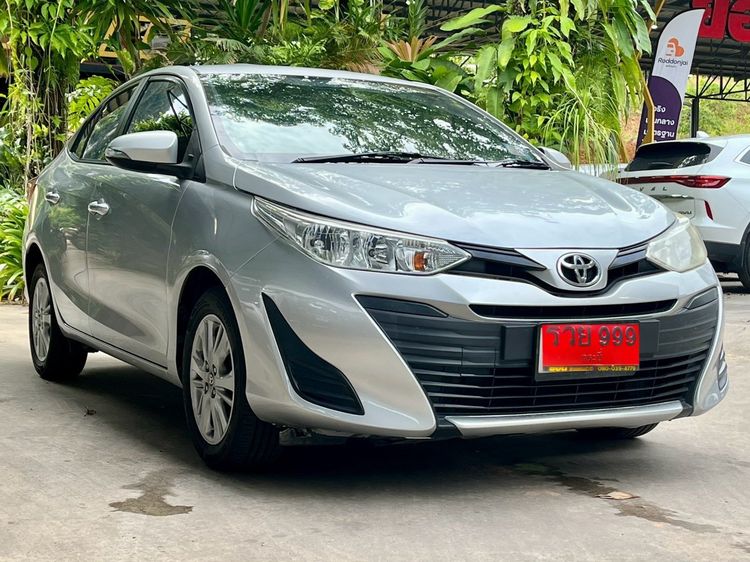 Toyota Yaris 2017 1.2 E Sedan เบนซิน ไม่ติดแก๊ส เกียร์อัตโนมัติ เงิน รูปที่ 3