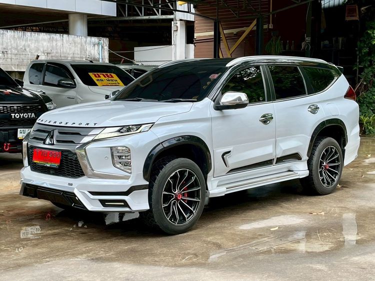 รถ Mitsubishi Pajero Sport 2.4 GT Premium สี ขาว