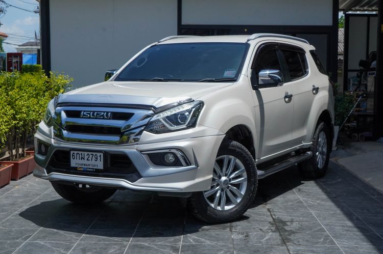 Isuzu MU-X 2017 3.0 4WD Utility-car ดีเซล ไม่ติดแก๊ส เกียร์อัตโนมัติ ขาว