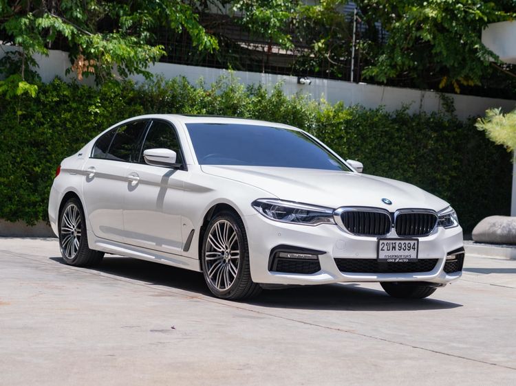BMW Series 5 2020 530e Sedan ปลั๊กอินไฮบริด (PHEV) ไม่ติดแก๊ส เกียร์อัตโนมัติ ขาว