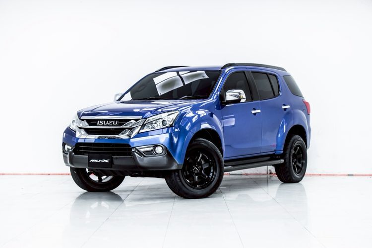 รถ Isuzu MU-X 3.0 สี น้ำเงิน