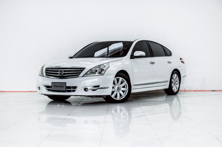รถ Nissan Teana 2.5 250 XV สี ขาว