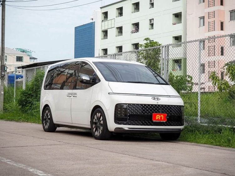 Hyundai Staria 2022 2.2 Premium with sunroof Utility-car ดีเซล ไม่ติดแก๊ส เกียร์อัตโนมัติ ขาว