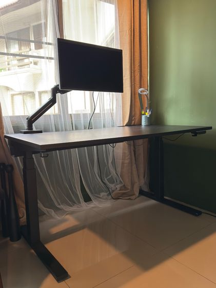 โต๊ะคอมพิวเตอร์ ไม้ ดำ IKEA MITTZON Sit Stand Desk Motorised Electric