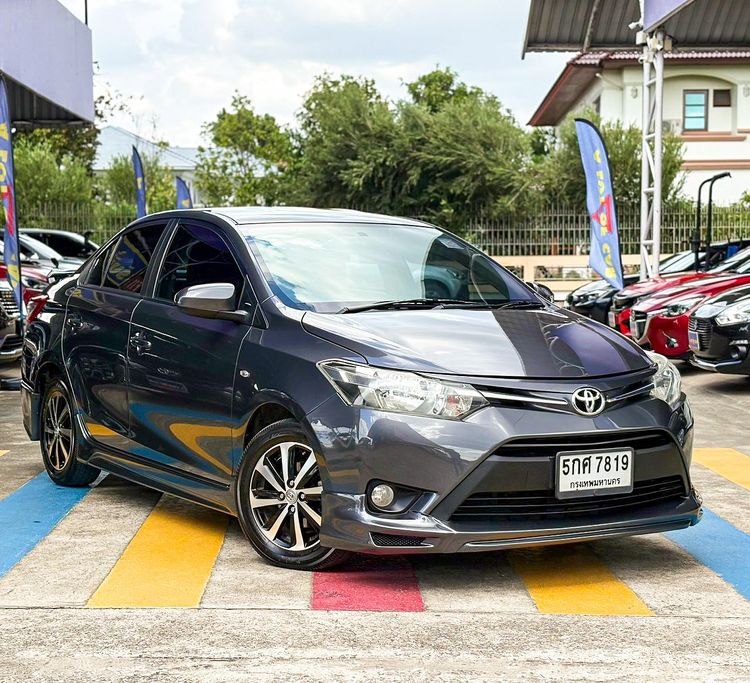 รถ Toyota Vios 1.5 E สี เทา