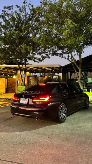 BMW Series 3 2021 320d Sedan ดีเซล ไม่ติดแก๊ส เกียร์อัตโนมัติ ดำ รูปที่ 4