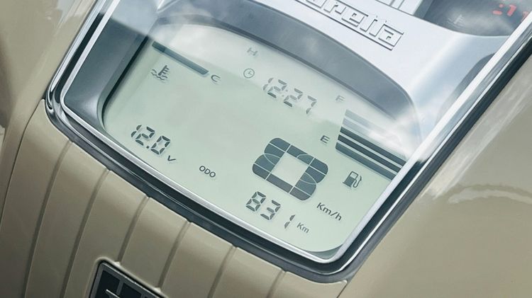 Lambretta X300 จดปี 25 ไมล์ 831 km. รูปที่ 3