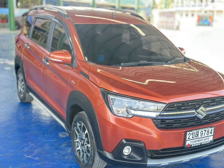 รถ Suzuki XL7 1.5 GLX สี ส้ม