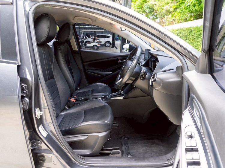 Mazda Mazda 2 2018 1.3 High Plus Sedan เบนซิน ไม่ติดแก๊ส เกียร์อัตโนมัติ เทา รูปที่ 4