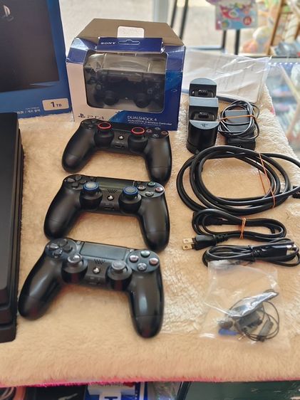 - PlayStation 4 Pro 1TB Gaming Console CUH 7218 รูปที่ 3