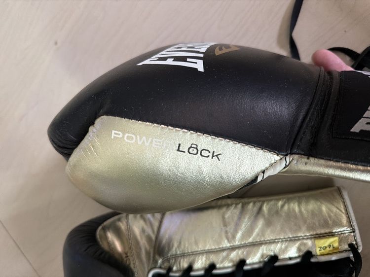 นวม Everlast รุ่นพิเศษ 10Fight10 รูปที่ 8