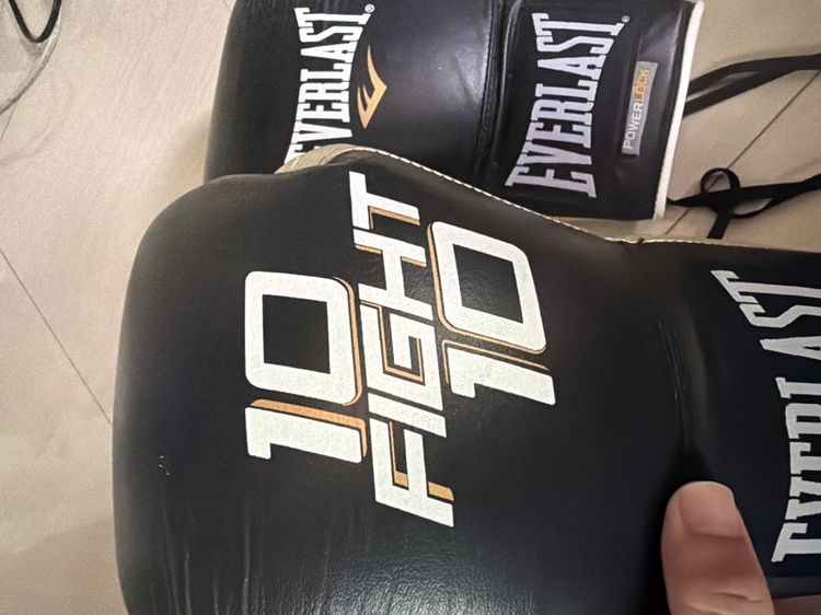 นวม Everlast รุ่นพิเศษ 10Fight10 รูปที่ 9