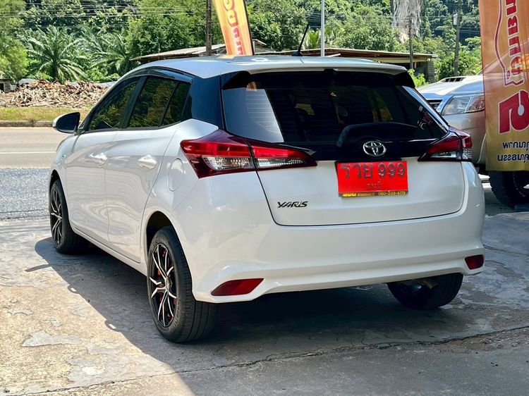 Toyota Yaris 2018 1.2 E Sedan เบนซิน ไม่ติดแก๊ส เกียร์อัตโนมัติ ขาว รูปที่ 4