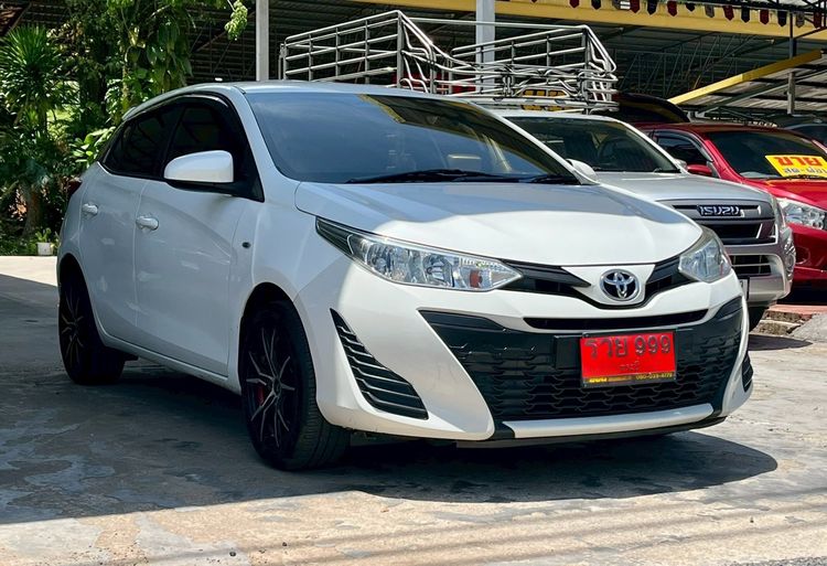 Toyota Yaris 2018 1.2 E Sedan เบนซิน ไม่ติดแก๊ส เกียร์อัตโนมัติ ขาว รูปที่ 3