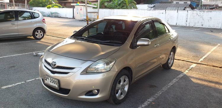 รถ Toyota Vios 1.5 G สี บรอนซ์ทอง
