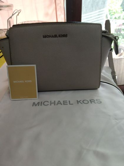 กระเป๋าหนังแท้ MICHAEL KORS  สวยเรียบหรู มือสองสภาพดี สีเทา