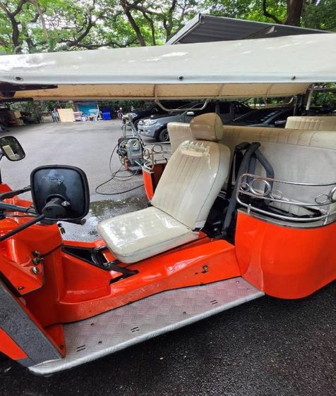Electric Tuk Tuk for Sale – eTuk Limo (2017) - Battery not working รูปที่ 2