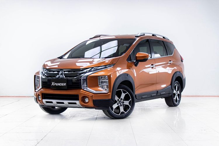 รถ Mitsubishi Xpander 1.5 Cross สี ส้ม