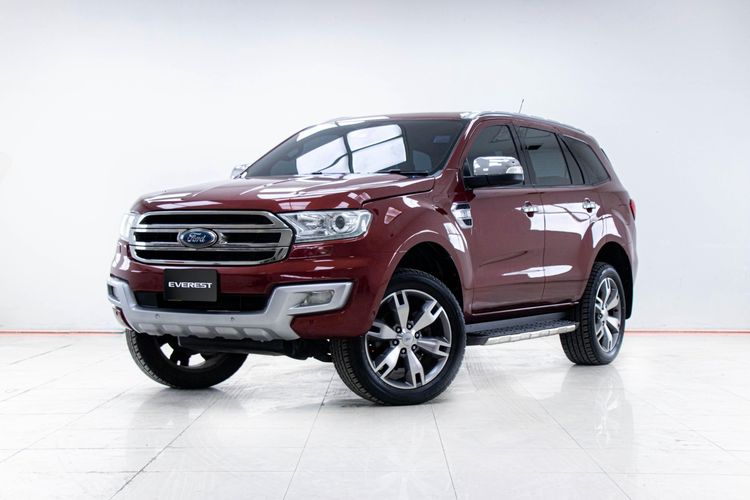 รถ Ford Everest 2.2 Titanium Plus สี แดง
