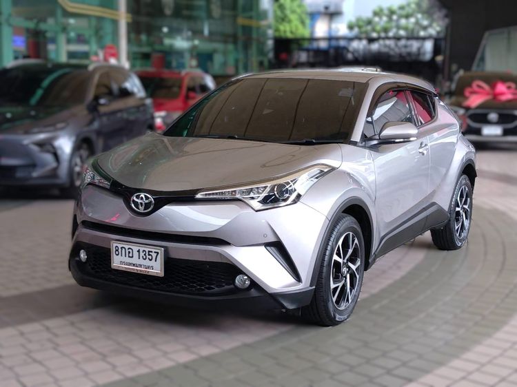 รถ Toyota C-HR 1.8 Hybrid Mid สี เทา