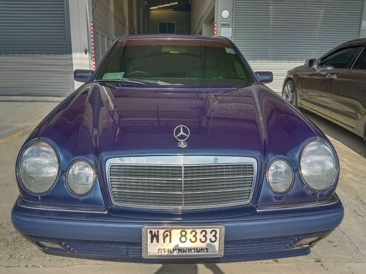 รถ Mercedes-Benz E-Class E230 สี น้ำเงิน
