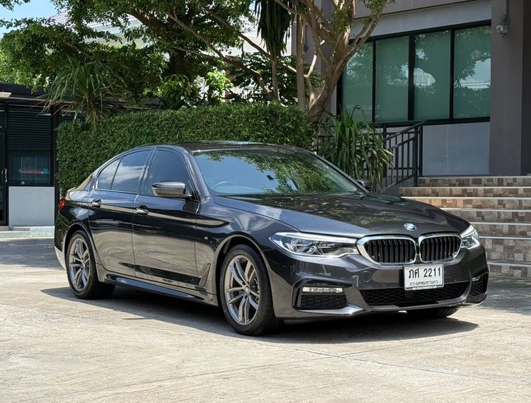BMW Series 5 2018 520d Sedan ดีเซล ไม่ติดแก๊ส เกียร์อัตโนมัติ เทา