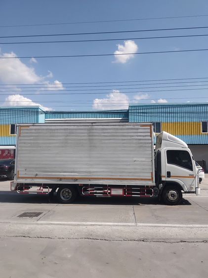 หกล้อ isuzu nqr รูปที่ 3