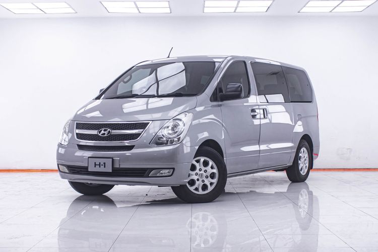 รถ Hyundai H-1  2.5 Maesto Touring สี เทา
