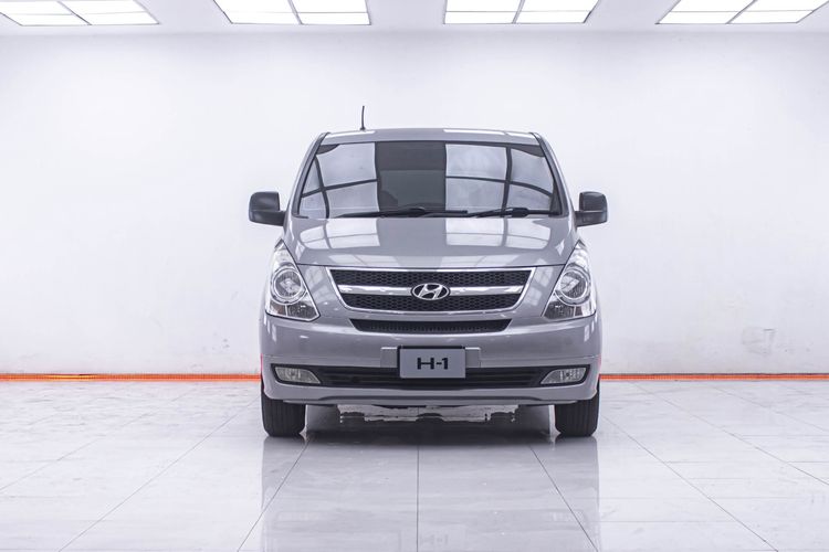 Hyundai H-1  2012 2.5 Maesto Touring Utility-car ดีเซล ไม่ติดแก๊ส เกียร์ธรรมดา เทา รูปที่ 4