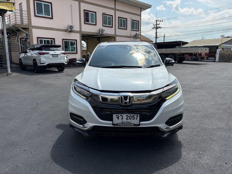 รถ Honda HR-V 1.8 RS สี ขาว